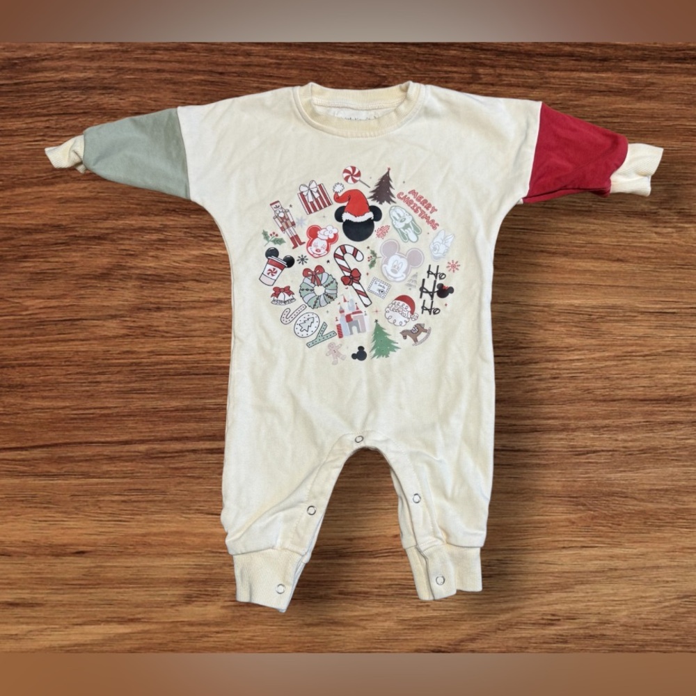 EUC Little Knots Disney Christmas Outfit